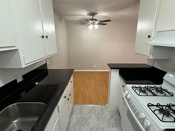 4th image of 1550 N Harvard Blvd APT 2