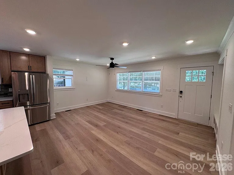 549 Manhasset Rd — Photo 8
