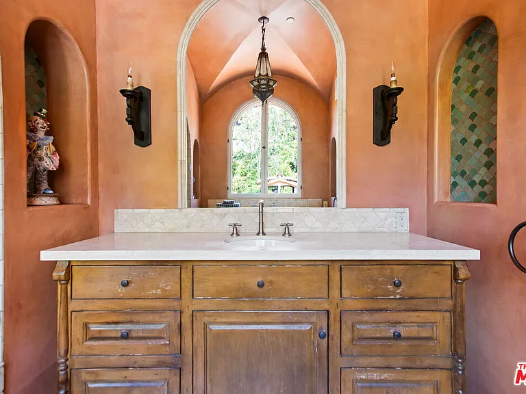 1407 N Beverly Dr — Photo 42