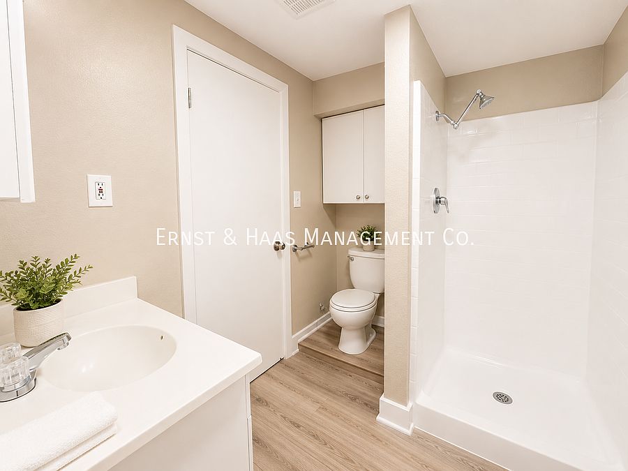 1st image of 1222 E Appleton St