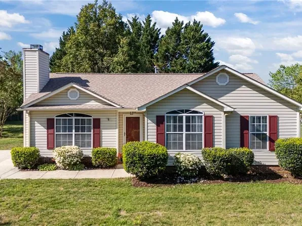 3922 Landover Dr, High Point, NC 27265