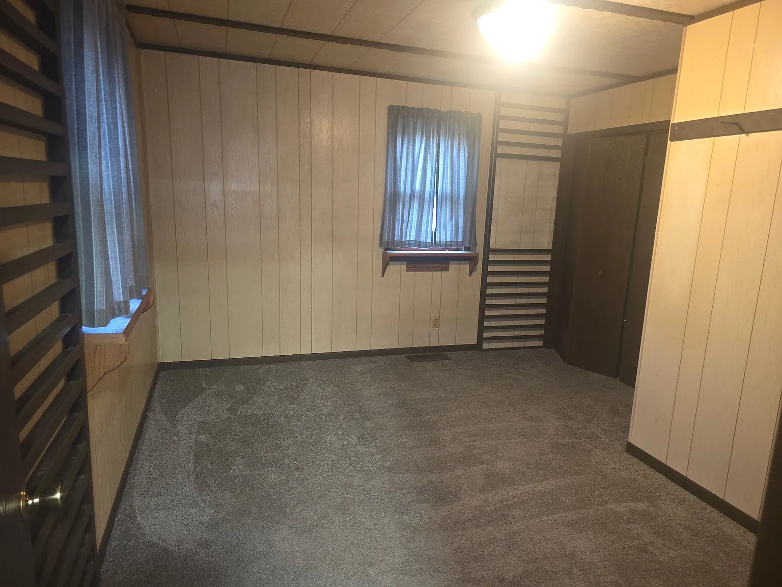 5 bed, 1971 sqft, $1,500 — Photo 4