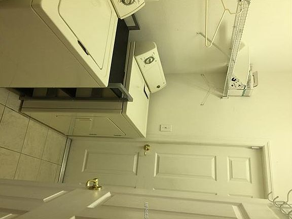 3rd image of 184 Verona Dr