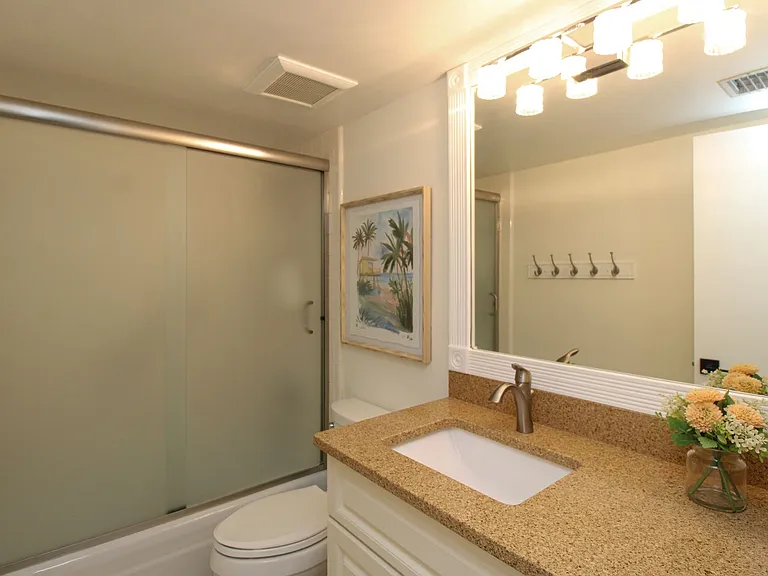 1686 Blue Point Ave #B7 — Photo 33
