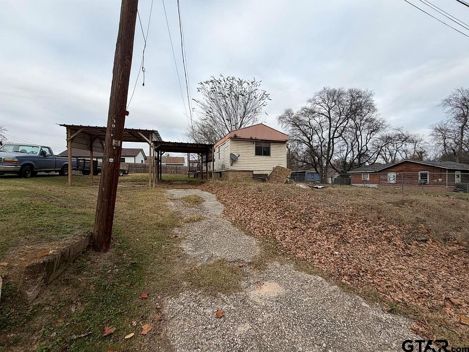 1st image of 205 Barker St