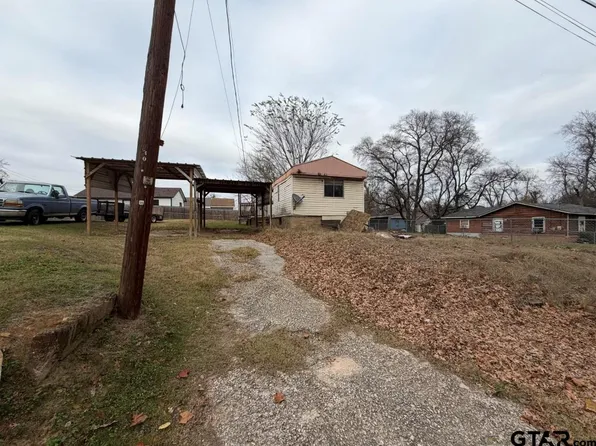 205 Barker St, Athens, TX 75751