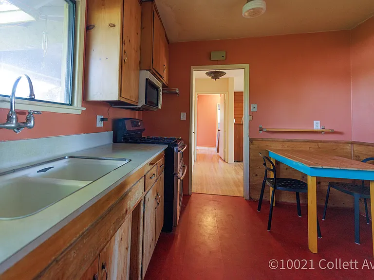 10021 Collett Ave — Photo 21