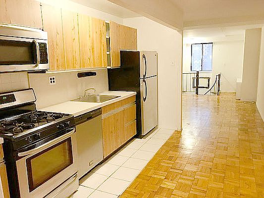 2nd image of 123 E 83rd St APT 1D