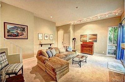 Living room, simple elegance and ease of beach living