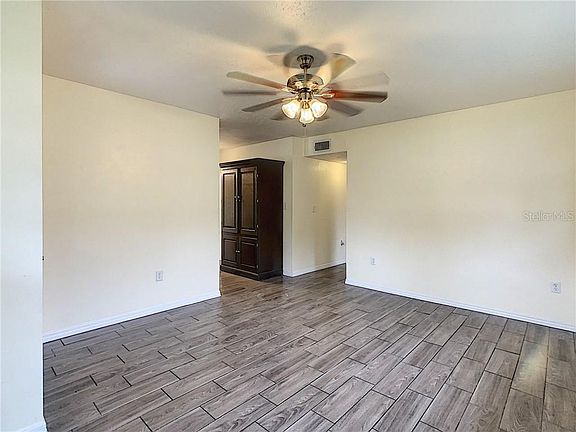 4th image of 2410 Avenue A Ter NW