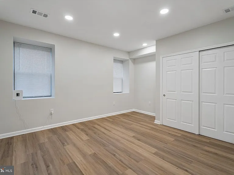 4359 Fleming St — Photo 36