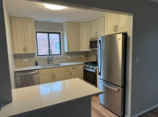15201 Orlan Brook Dr APT 1N, Orland Park, IL