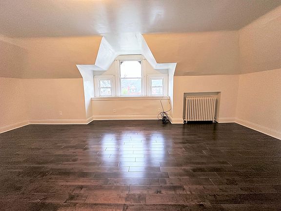 5th image of 918 N Negley Ave APT 3
