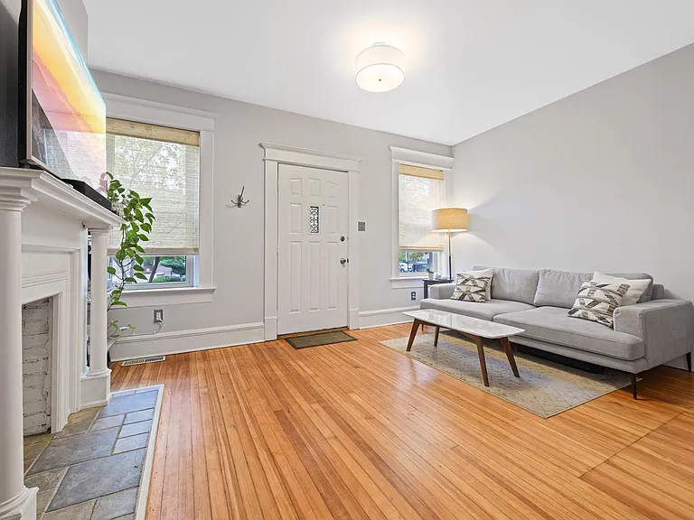 1226 E 14th Ave — Photo 3