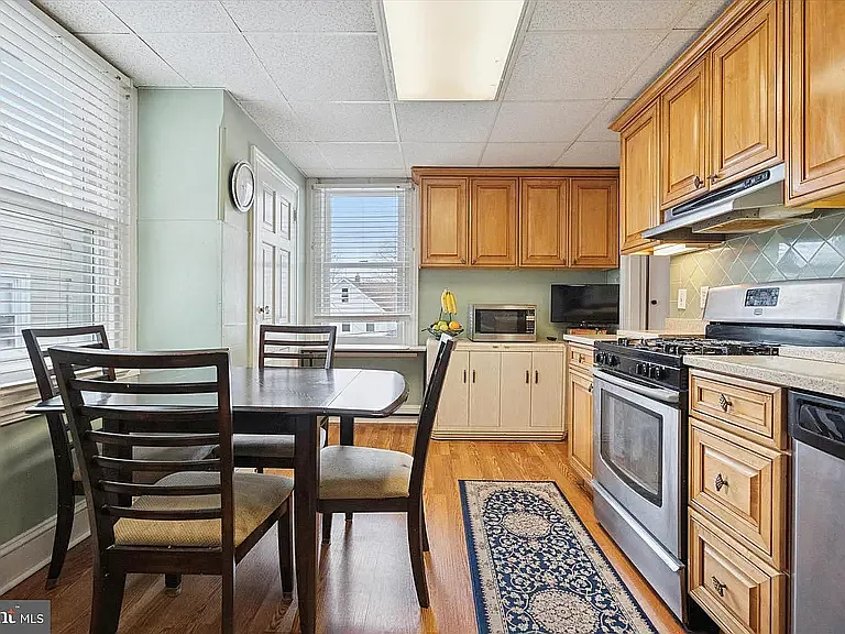 Building Photo - 27 S Merion Ave #2
