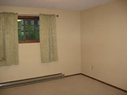 418 W Babcock St — Photo 13