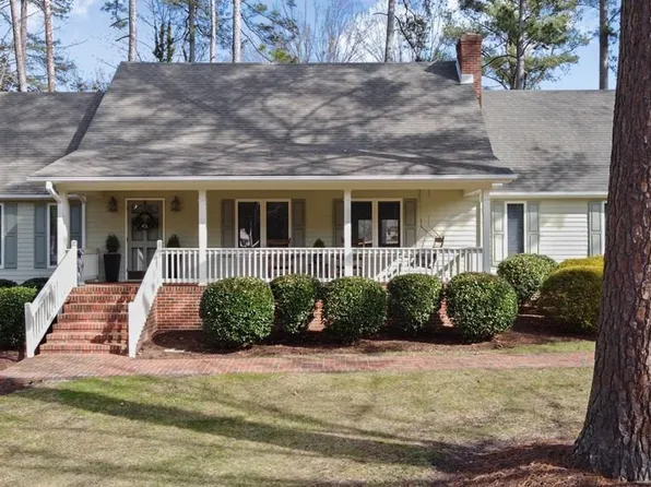 302 Bethany Dr, South Hill, VA 23970