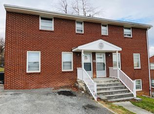 555 Quesenberry St #4, Christiansburg, VA 24073