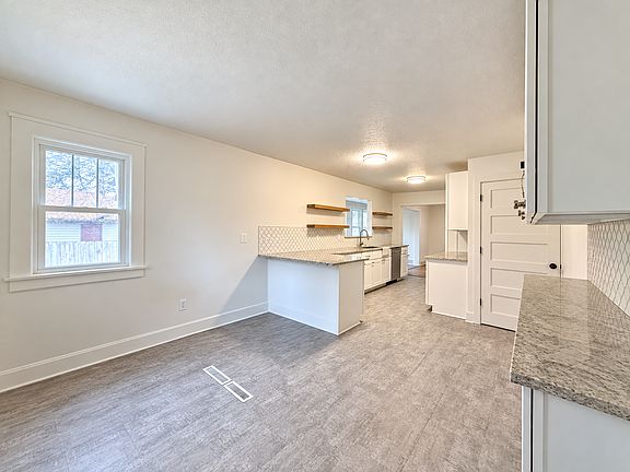 3rd image of 913 1st St NW