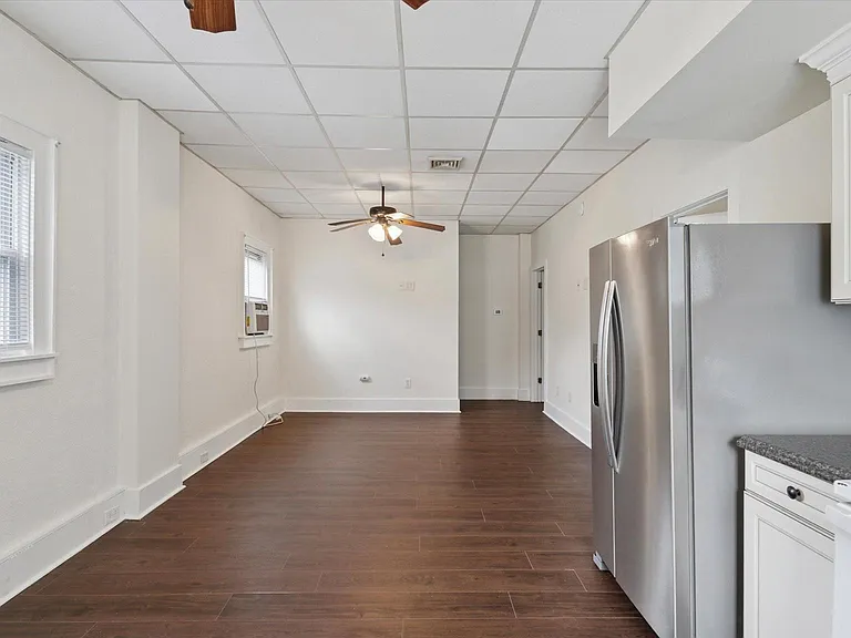 221 Center St — Photo 6