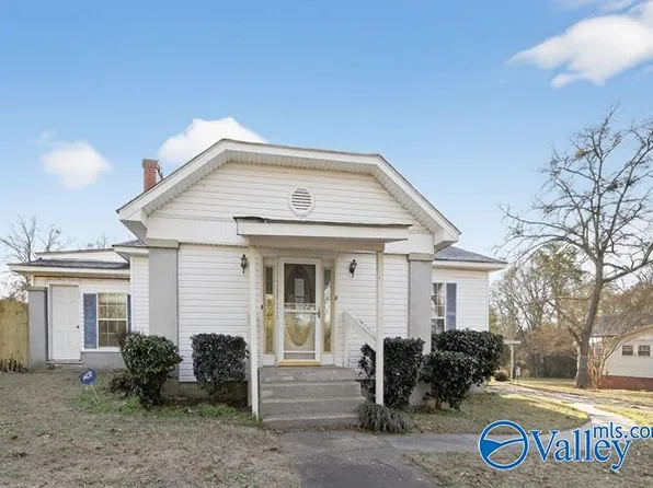 12 Wallace Dr, Tallassee, AL 36078