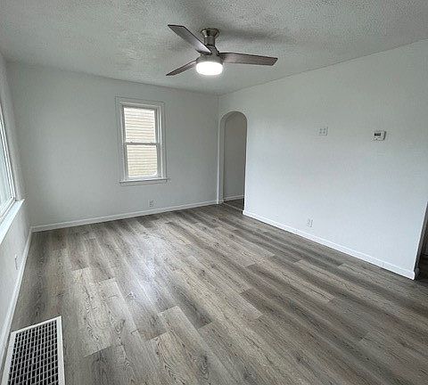 5th image of 251 Ohio Ave