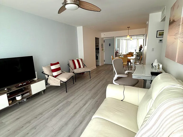 111 Briny Ave #905 — Photo 8
