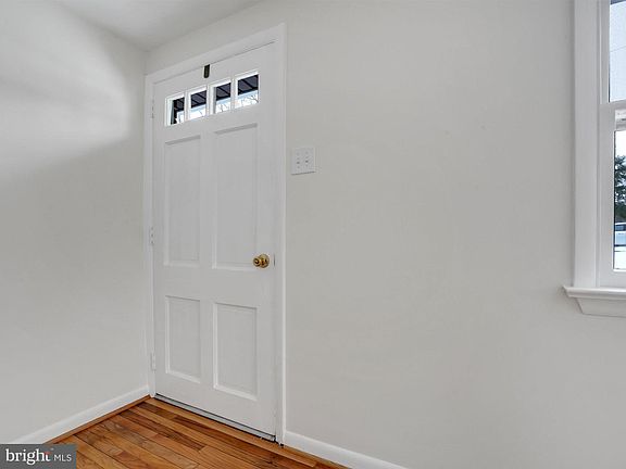 4th image of 423 Bryton Ave