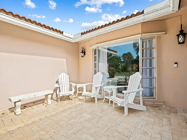 3240 Spanish River Dr — Photo 24