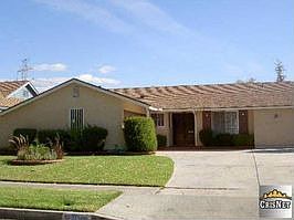 Home for Sale in Saugus, California $315,000