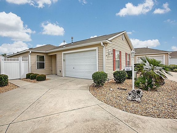 2nd image of 627 Cheraw Pl