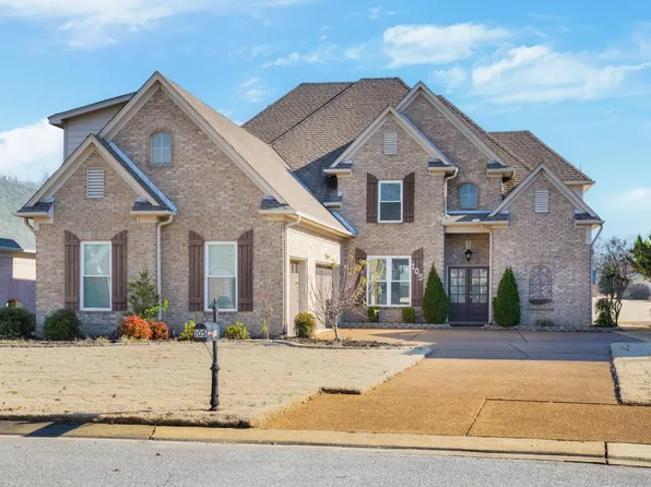 105 Fairoaks Dr, Oakland, TN 38060