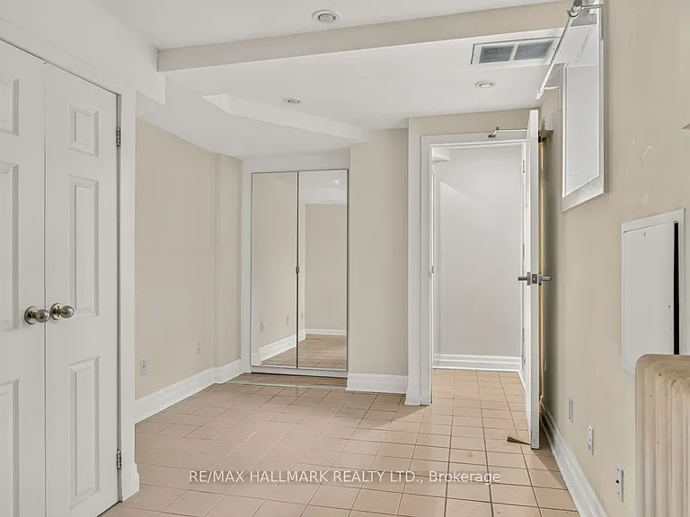 483 Parkside Dr #LOWER — Photo 11