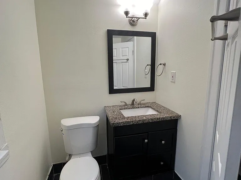 2349 Portsmouth Ave — Photo 11