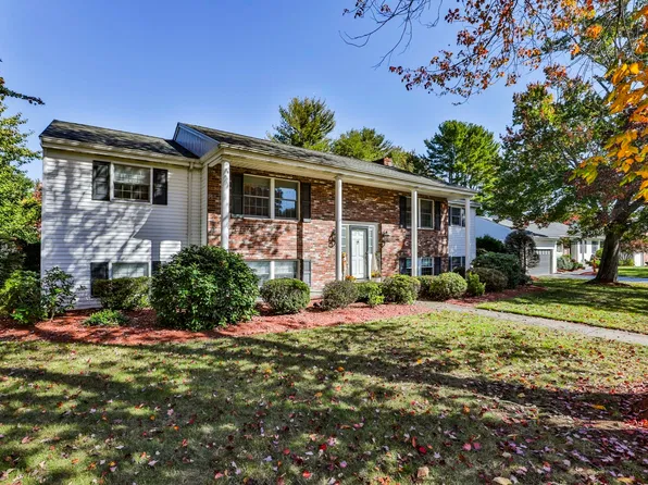 25 Indian Rock Dr, Saugus, MA 01906