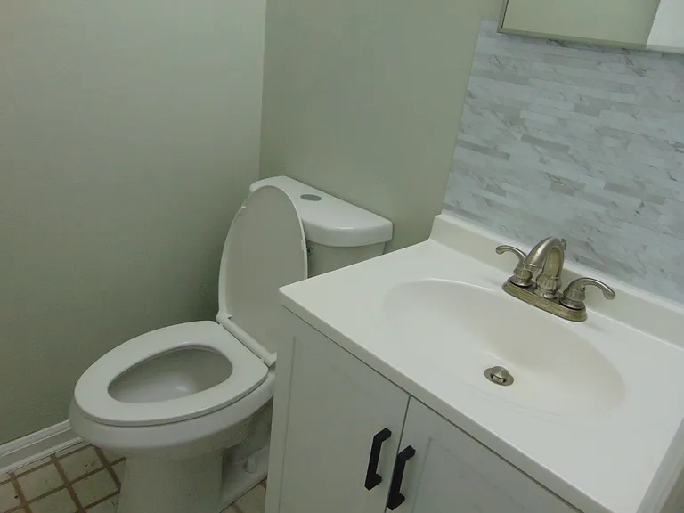 Master 1/2 Bath