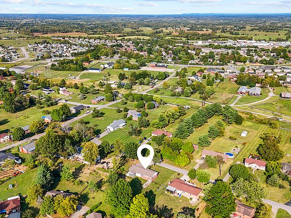 4th image of 4988 Goggins Ln