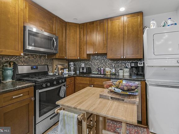 3rd image of 1528 S 10th St Floor 2