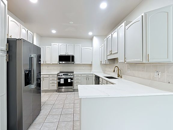 4th image of 2155 Barratt Ct