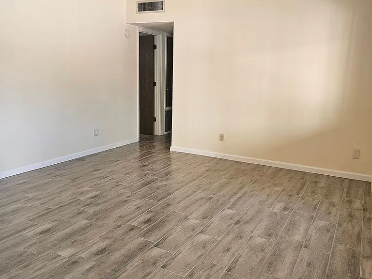 1401 Paseo San Luis #A — Photo 2