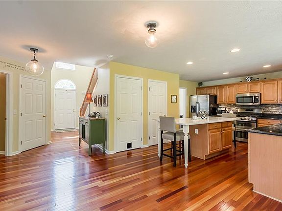 3rd image of 1046 Fawn Wood Dr
