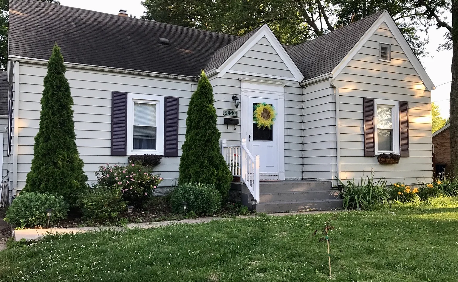 3421 Lincoln St photo 1