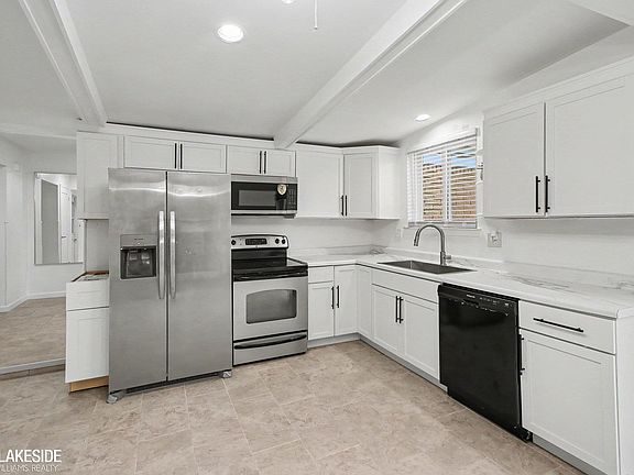 5th image of 33136 Breckenridge Dr