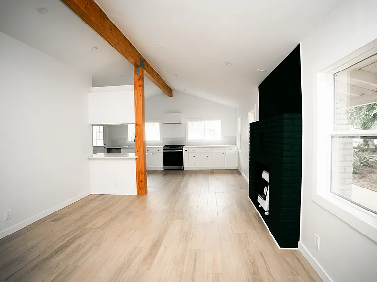 440 Saxony Rd — Photo 22
