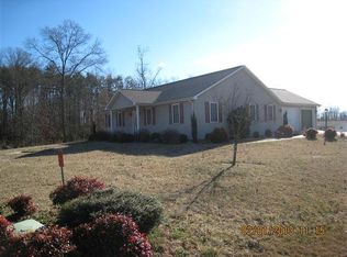 104 Oak Ln, Blairs, VA 24527