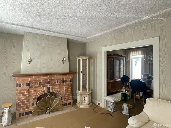 5th image of 248 Hale St