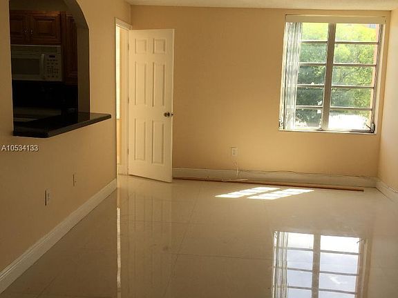3rd image of 250 180th Dr APT 253