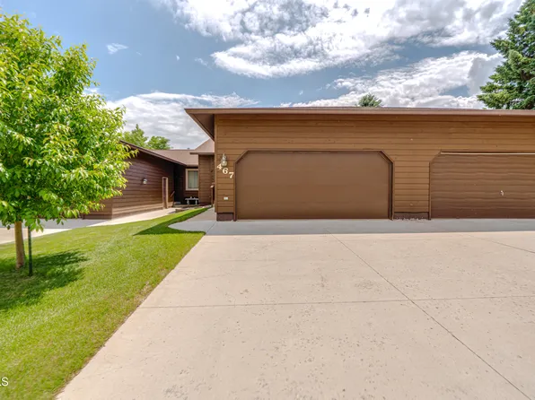 467 E Brandon Dr, Bismarck, ND 58503
