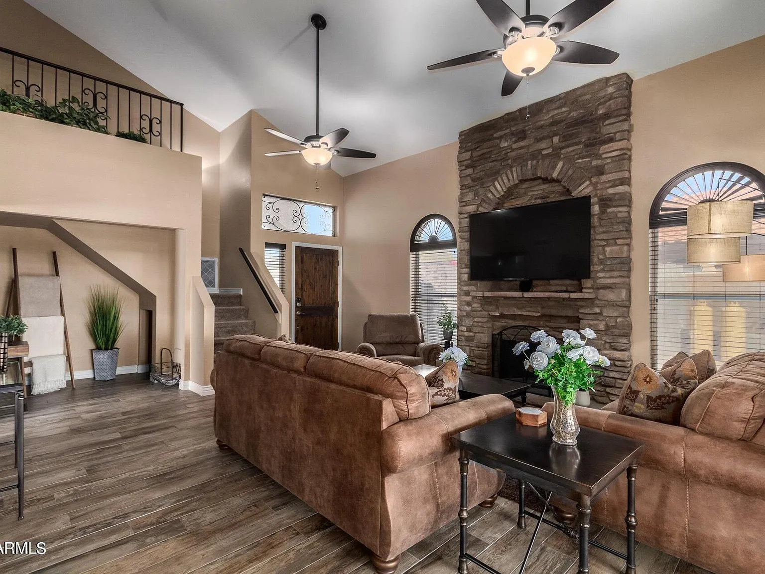 3 bed, 2.5 bath, 1594 sqft, $3,500 — Photo 3