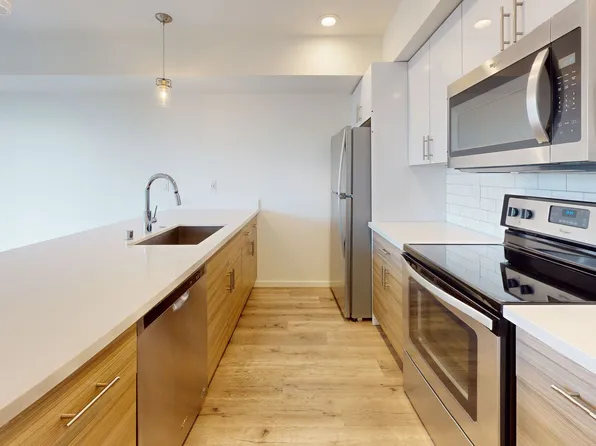 Reverie on Beacon Hill! Modern city living!